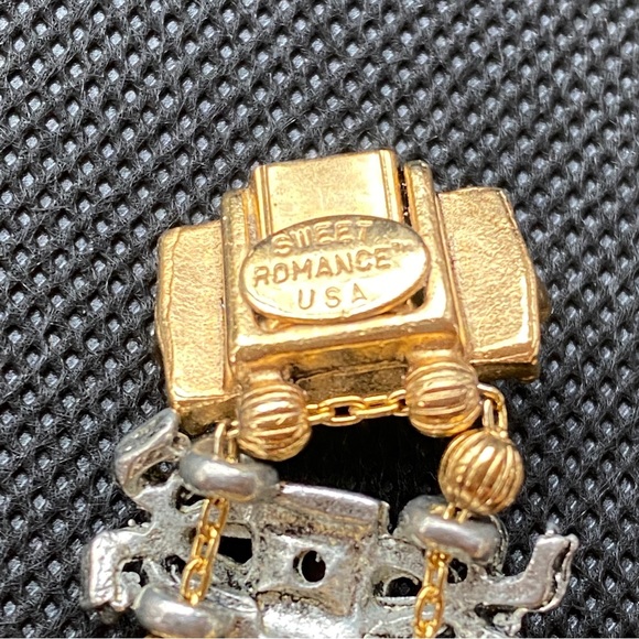 Beautiful Sweet Romance Victorian Style Slide Bracelet Gold Tone 11 Charms - Picture 2 of 8